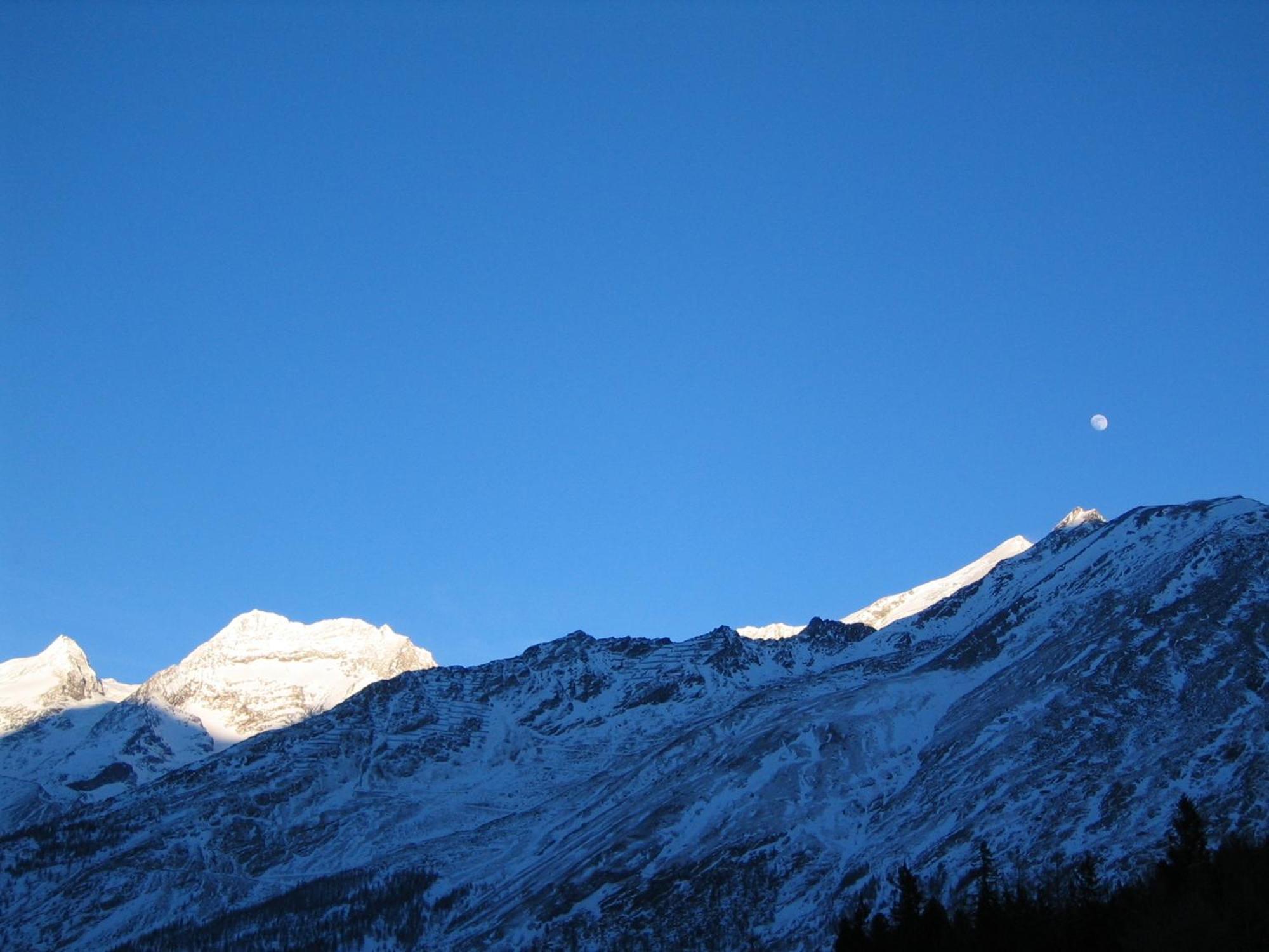 Ambiente Guesthouse Saas-Fee Luaran gambar