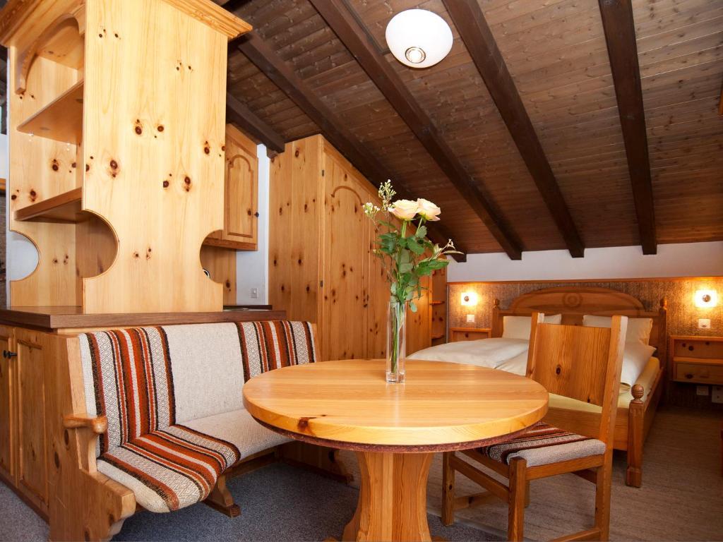 Ambiente Guesthouse Saas-Fee Bilik gambar