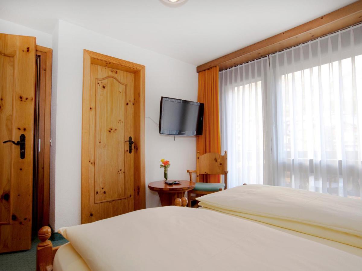Ambiente Guesthouse Saas-Fee Bilik gambar